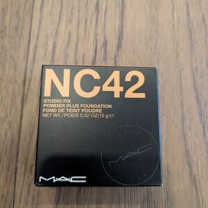 MAC Cosmetics Studio Fix Powder Plus Foundation NC42